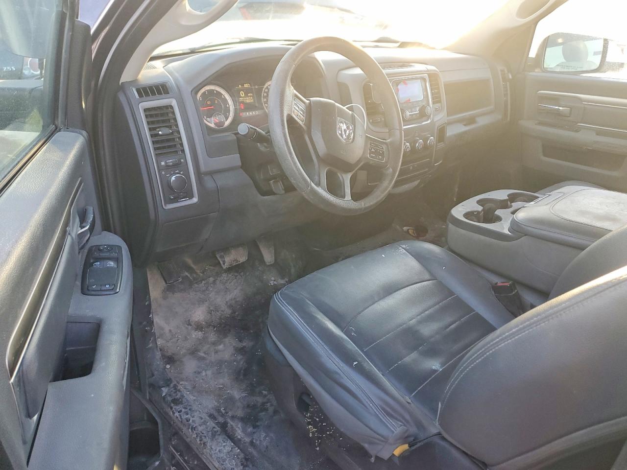 2016 RAM 1500 ST photo 15
