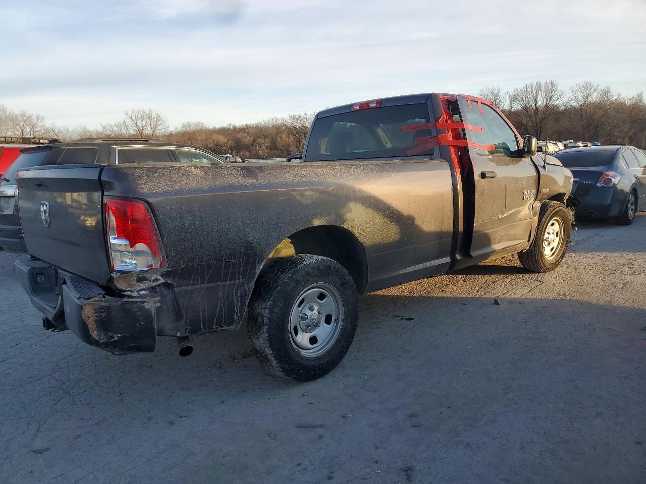 2016 RAM 1500 ST photo 5