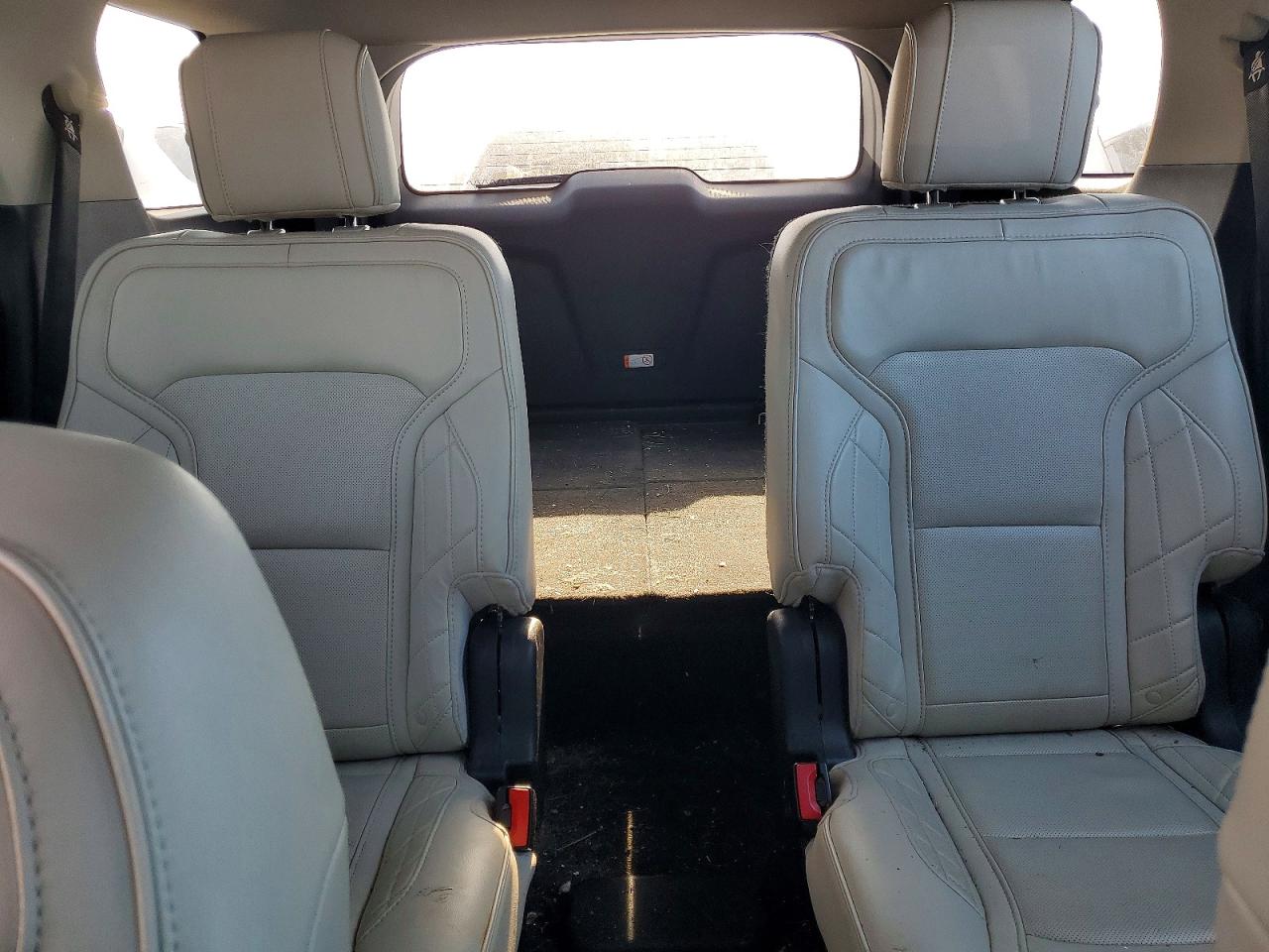 2017 FORD EXPLORER PLATINUM photo 10