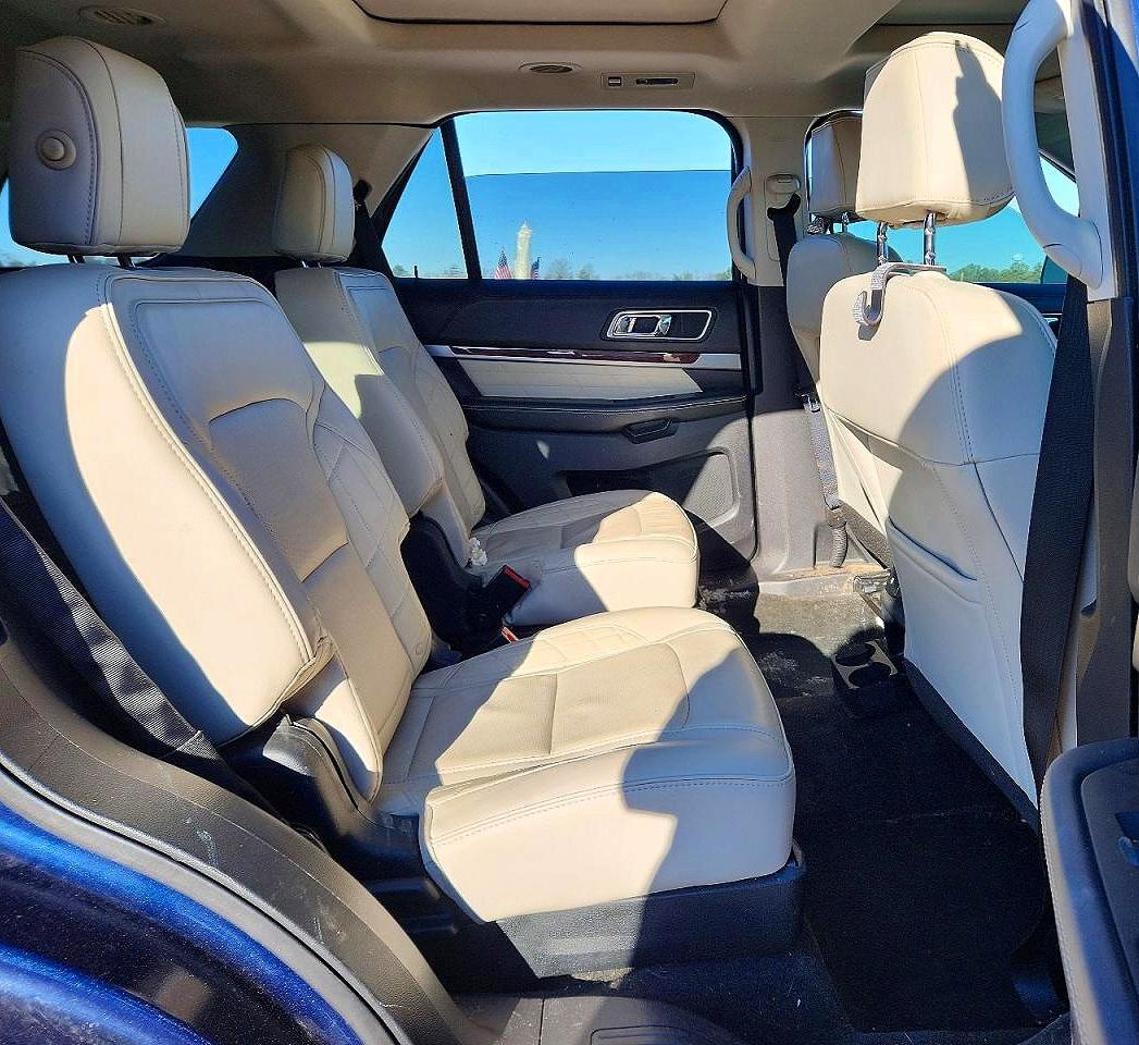 2017 FORD EXPLORER PLATINUM photo 11