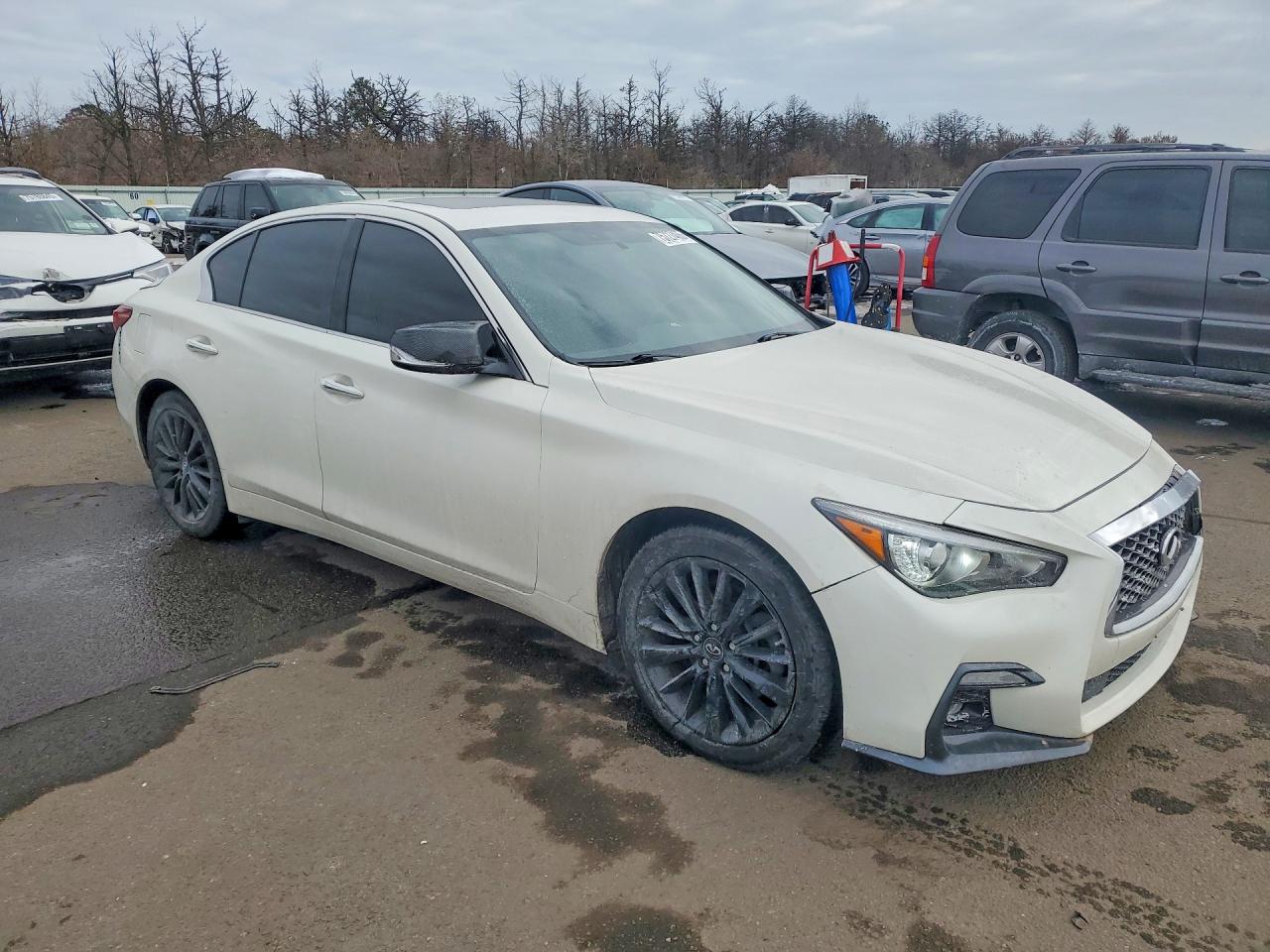 2018 INFINITI Q50 LUXE photo 4