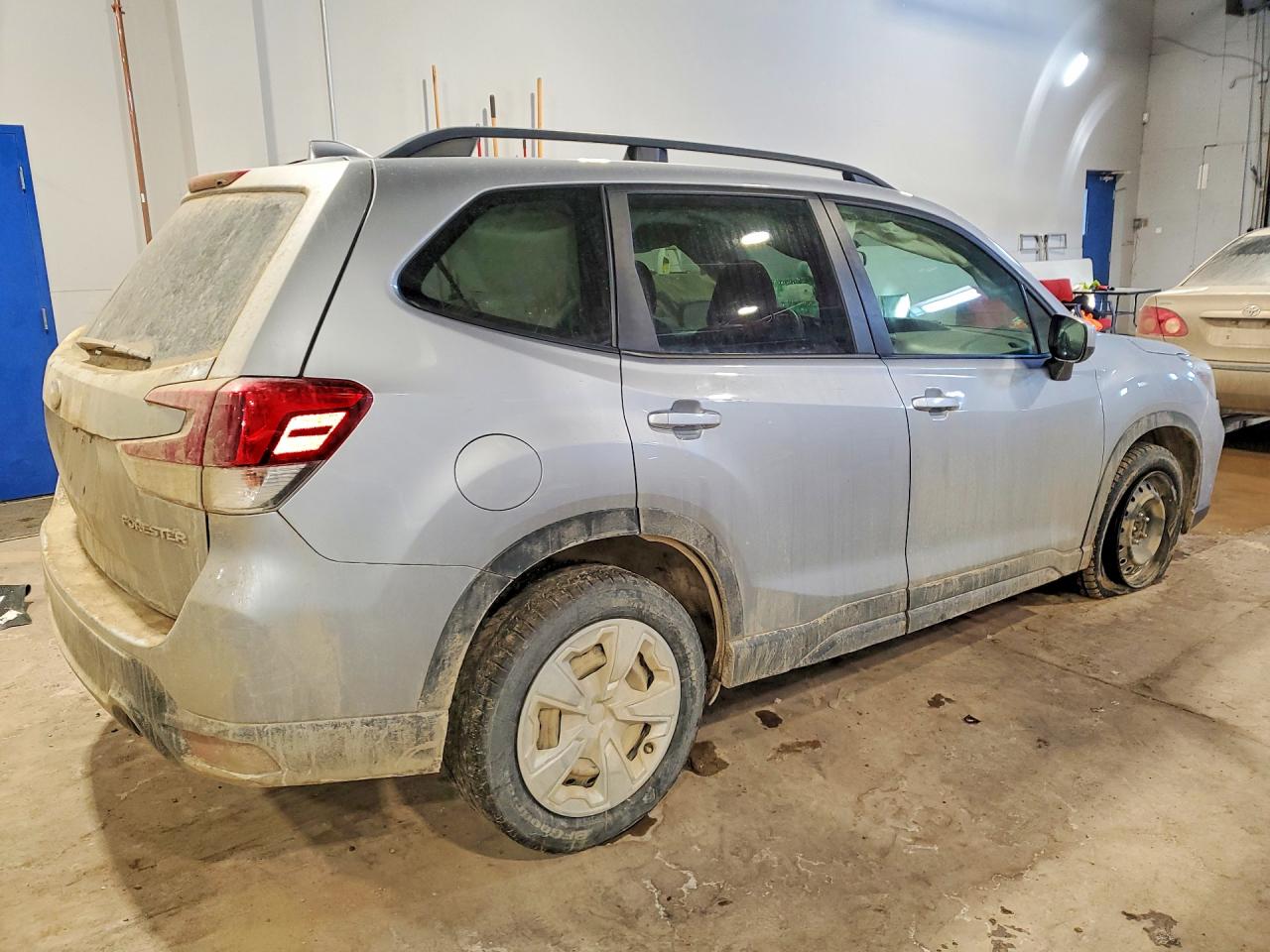 2019 SUBARU FORESTER photo 5