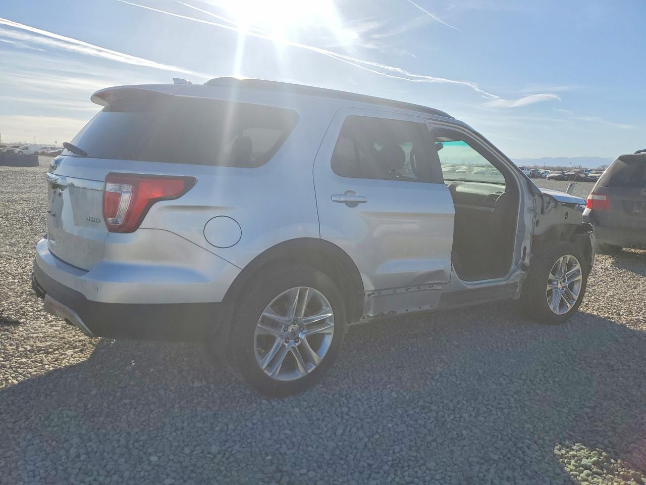2017 FORD EXPLORER XLT photo 7