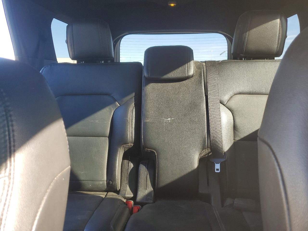 2017 FORD EXPLORER XLT photo 28
