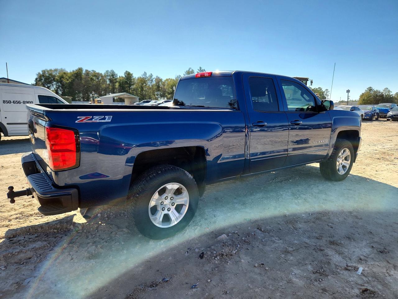2017 CHEVROLET SILVERADO K1500 LT photo 5