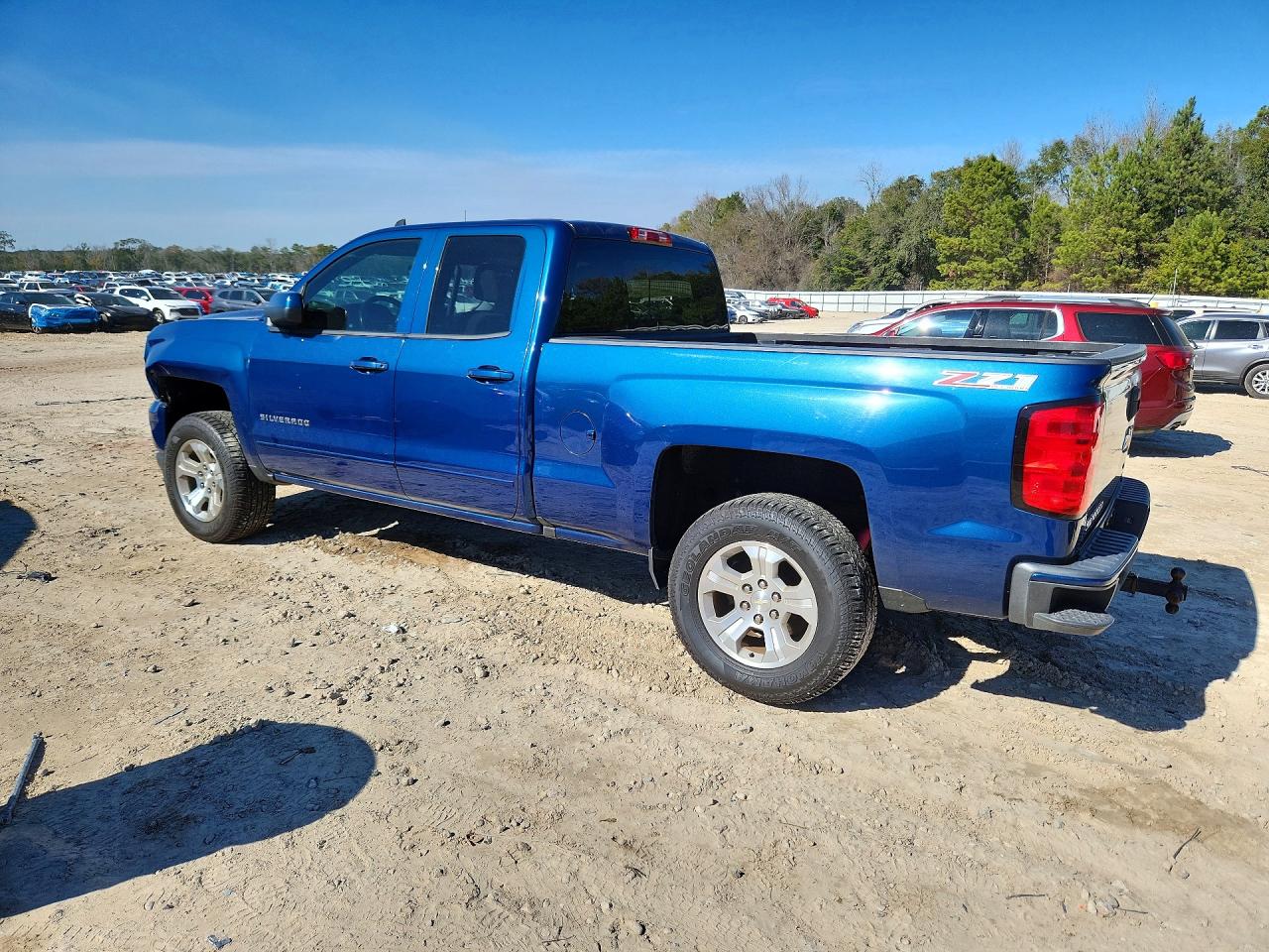 2017 CHEVROLET SILVERADO K1500 LT photo 3
