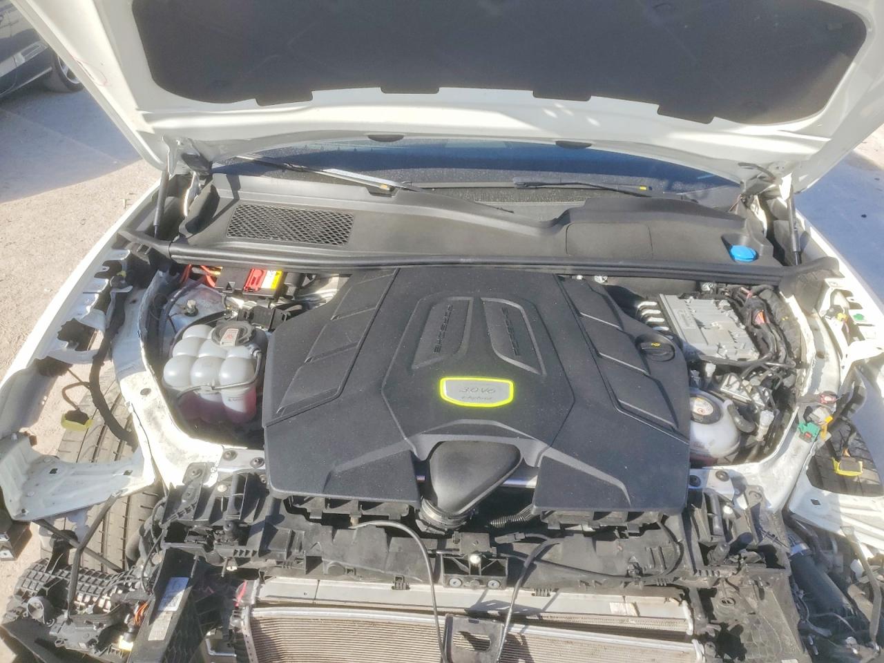 2022 PORSCHE CAYENNE E HYBRID COUPE photo 45