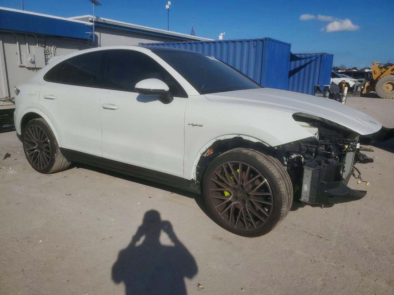 2022 PORSCHE CAYENNE E HYBRID COUPE photo 13