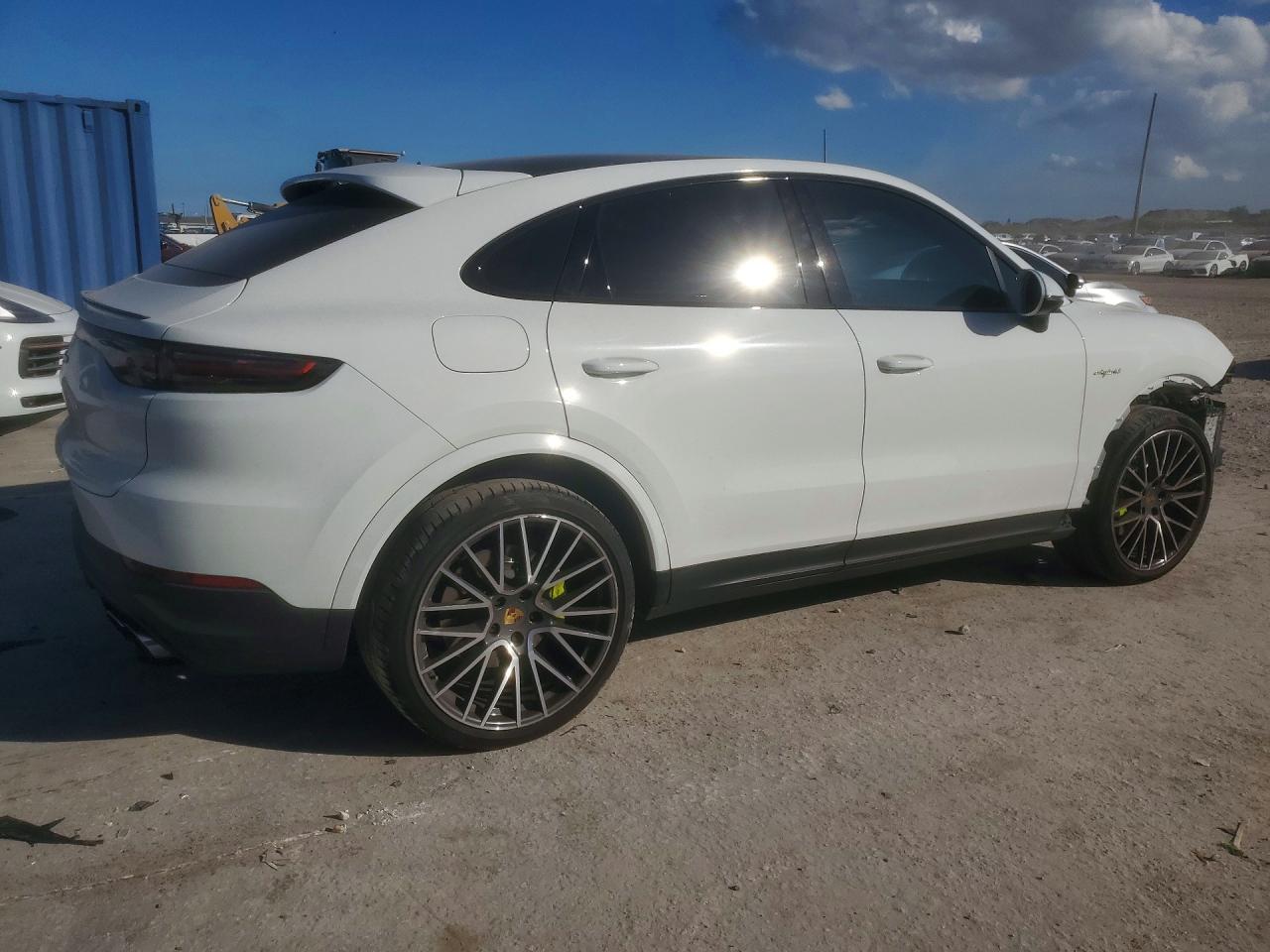 2022 PORSCHE CAYENNE E HYBRID COUPE photo 9