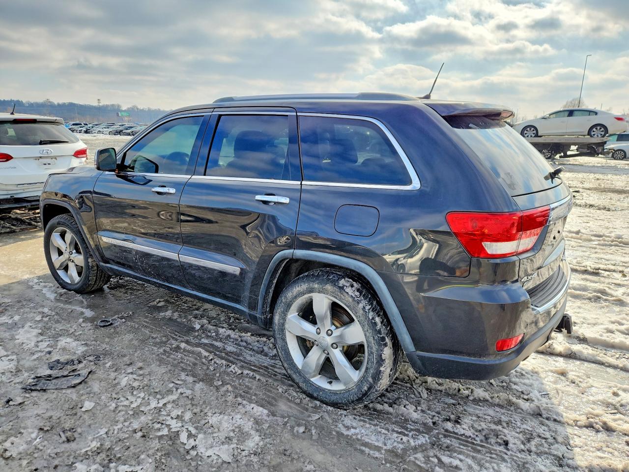 2011 JEEP GRAND CHEROKEE OVERLAND photo 2