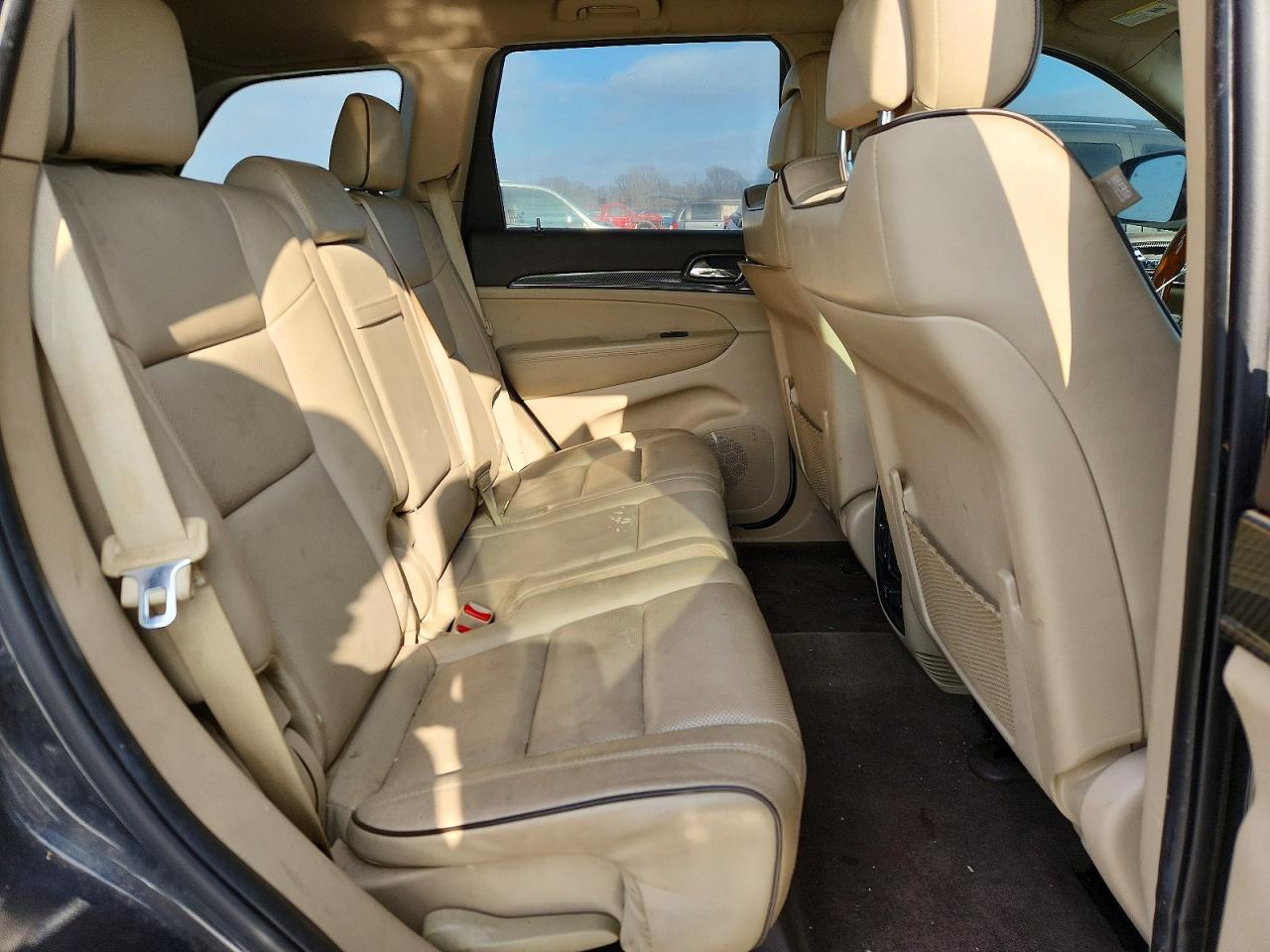 2011 JEEP GRAND CHEROKEE OVERLAND photo 11