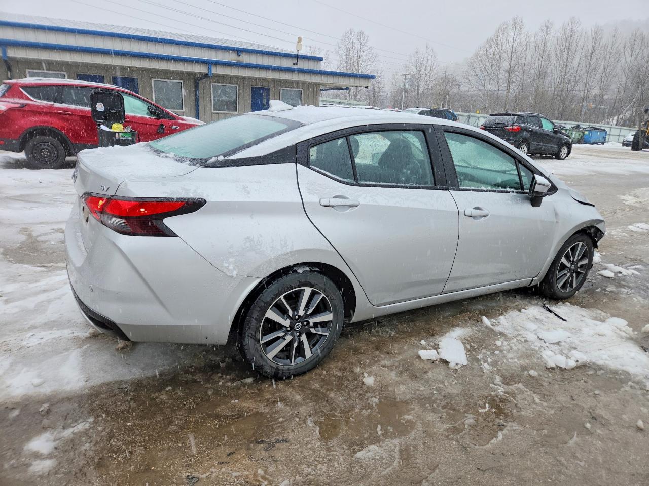 2021 NISSAN VERSA SV photo 7