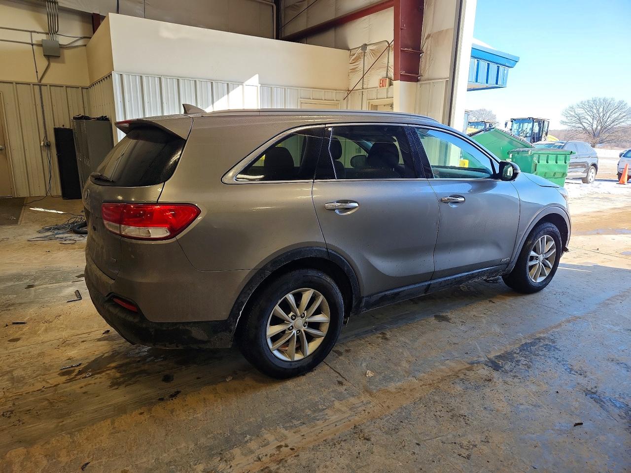2016 KIA SORENTO LX photo 5