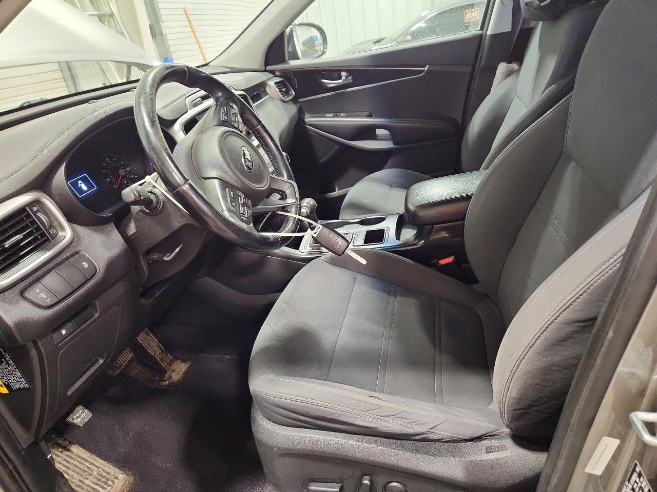 2016 KIA SORENTO LX photo 13