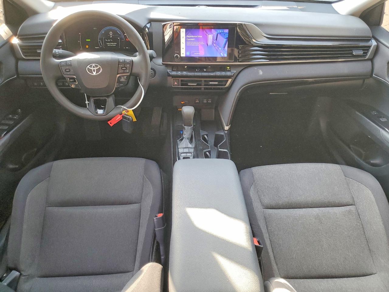 2025 TOYOTA CAMRY LE photo 15