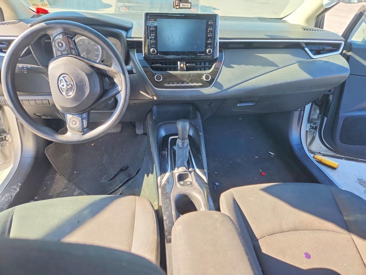 2021 TOYOTA COROLLA LE photo 8