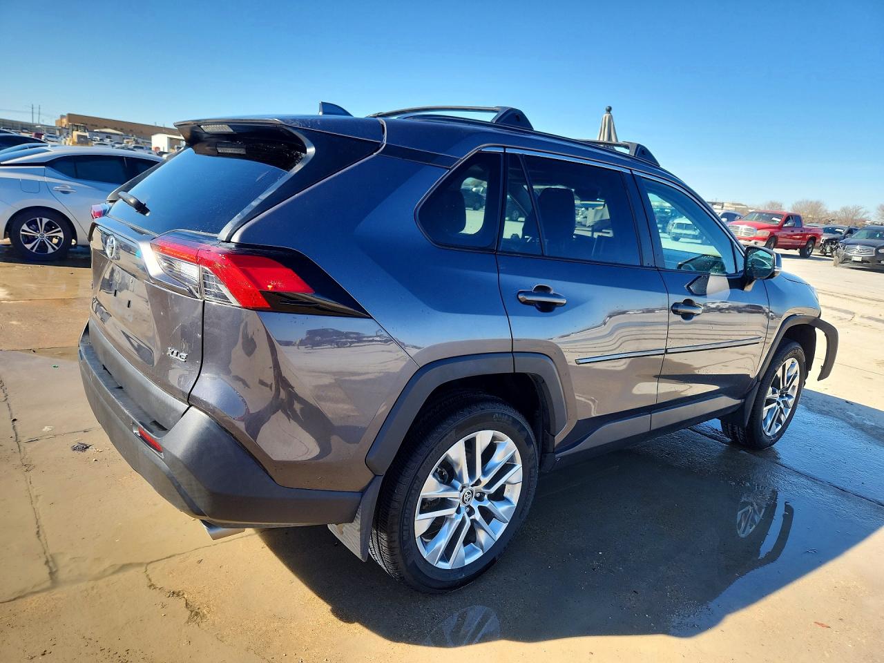 2024 TOYOTA RAV4 XLE PREMIUM photo 3