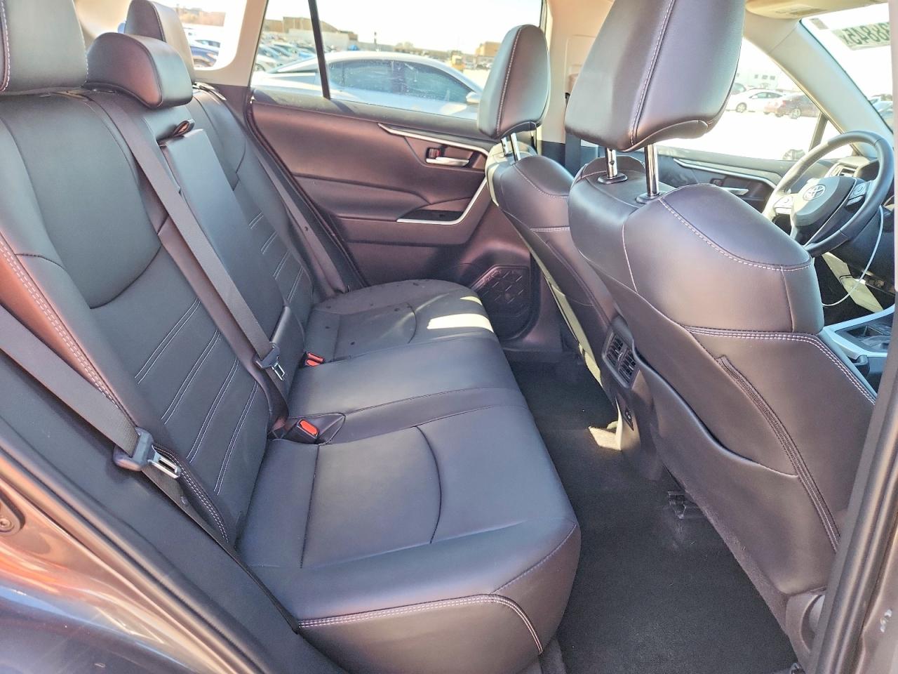 2024 TOYOTA RAV4 XLE PREMIUM photo 10