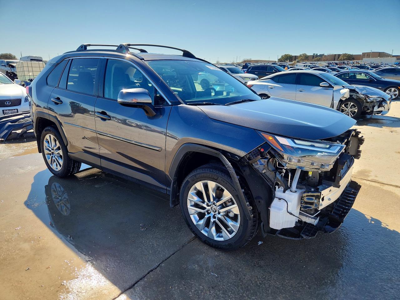 2024 TOYOTA RAV4 XLE PREMIUM photo 4