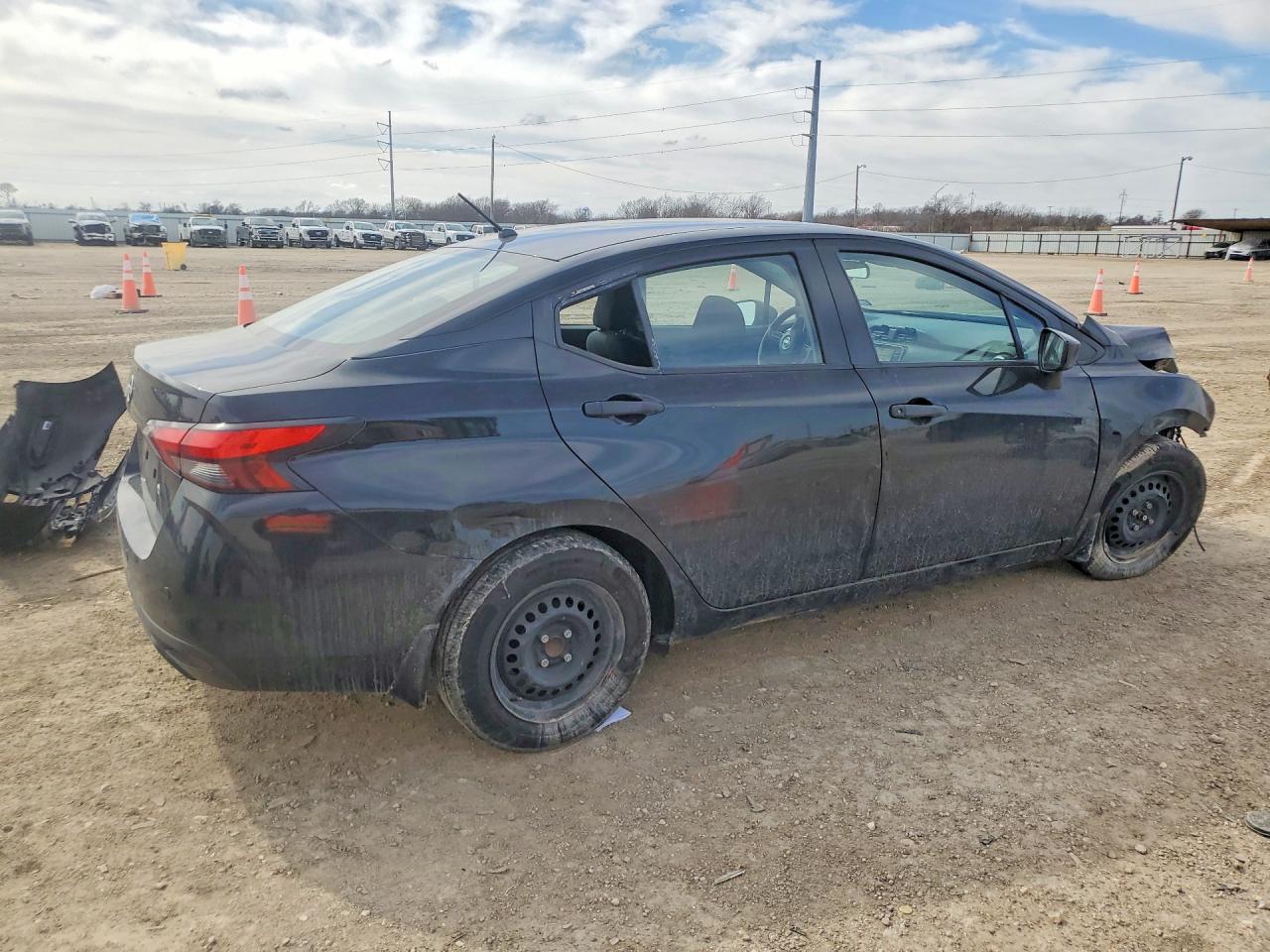 2024 NISSAN VERSA S photo 5