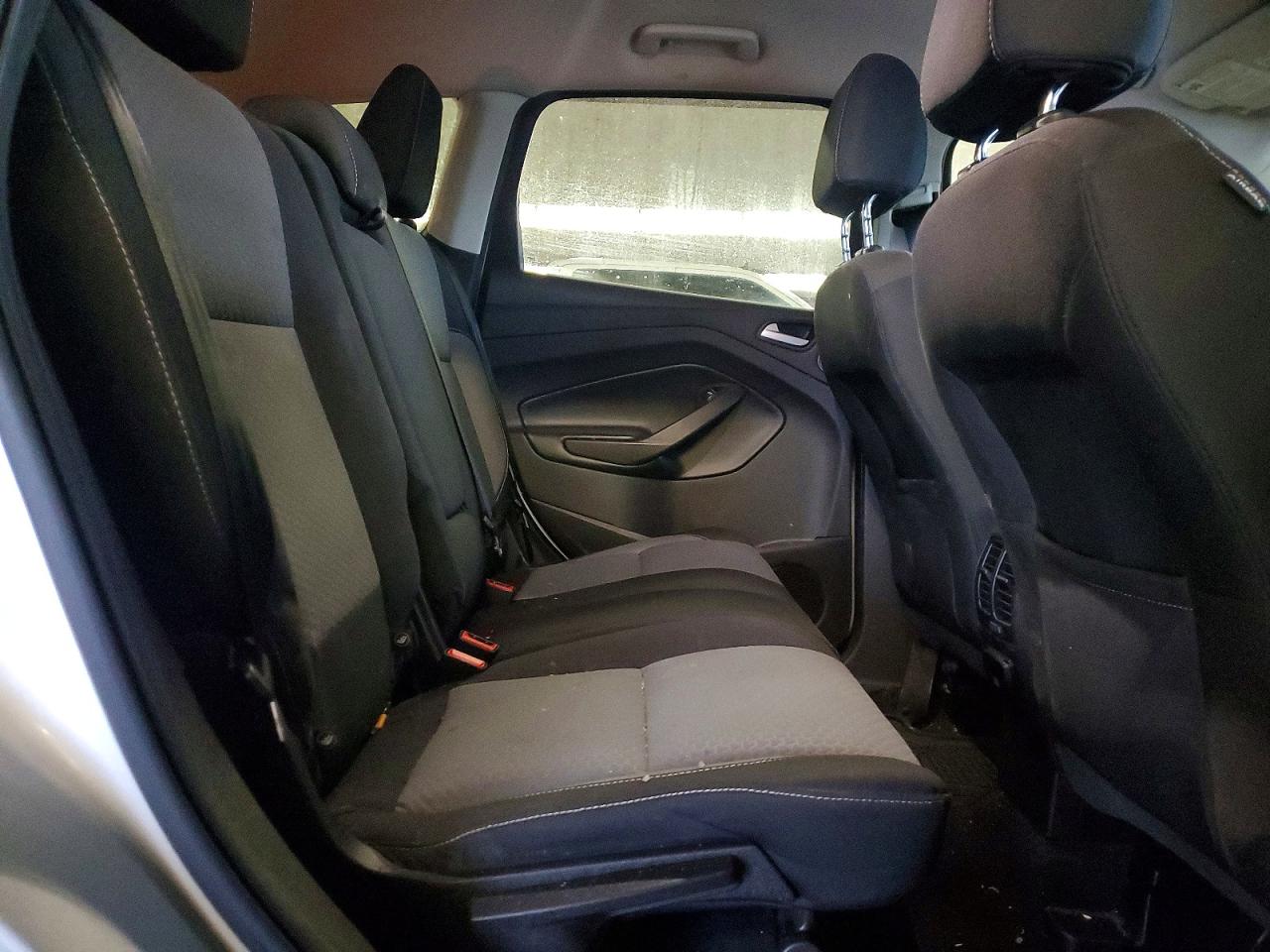 2017 FORD ESCAPE SE photo 11