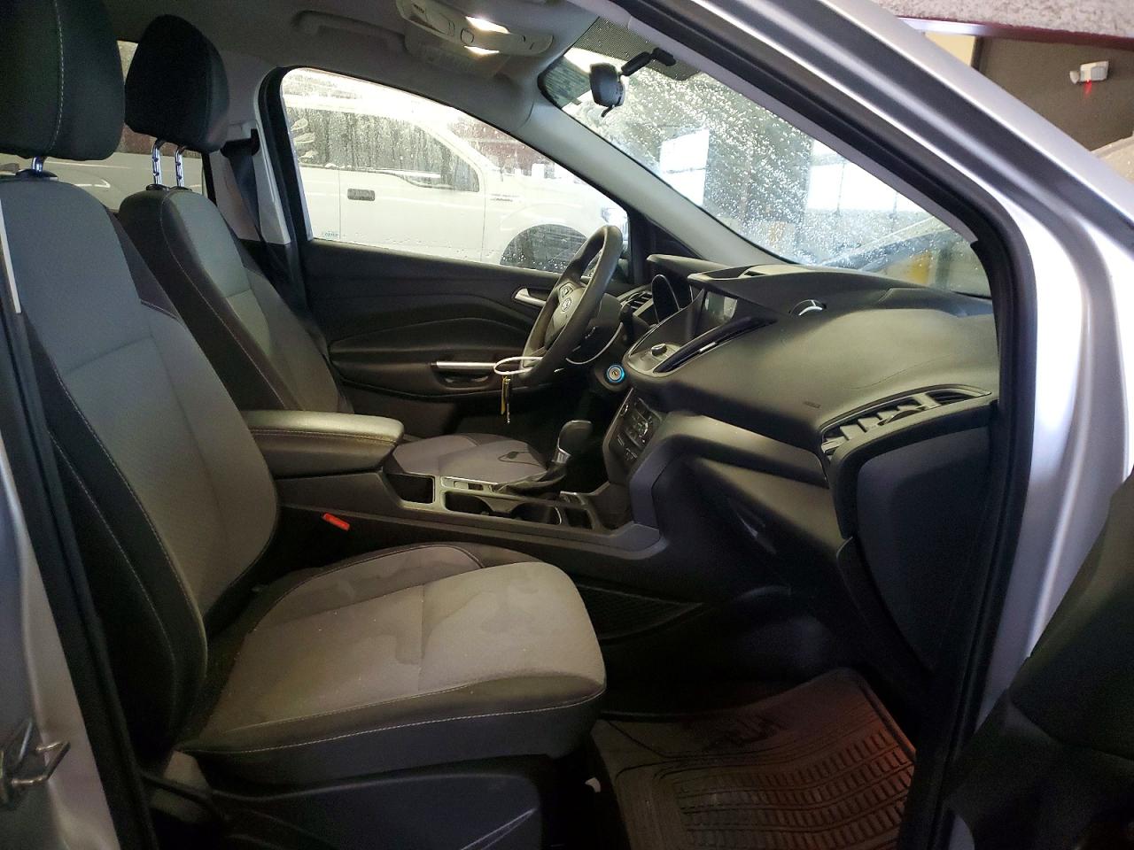 2017 FORD ESCAPE SE photo 7