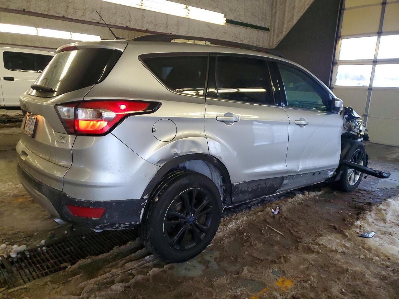 2017 FORD ESCAPE SE photo 3