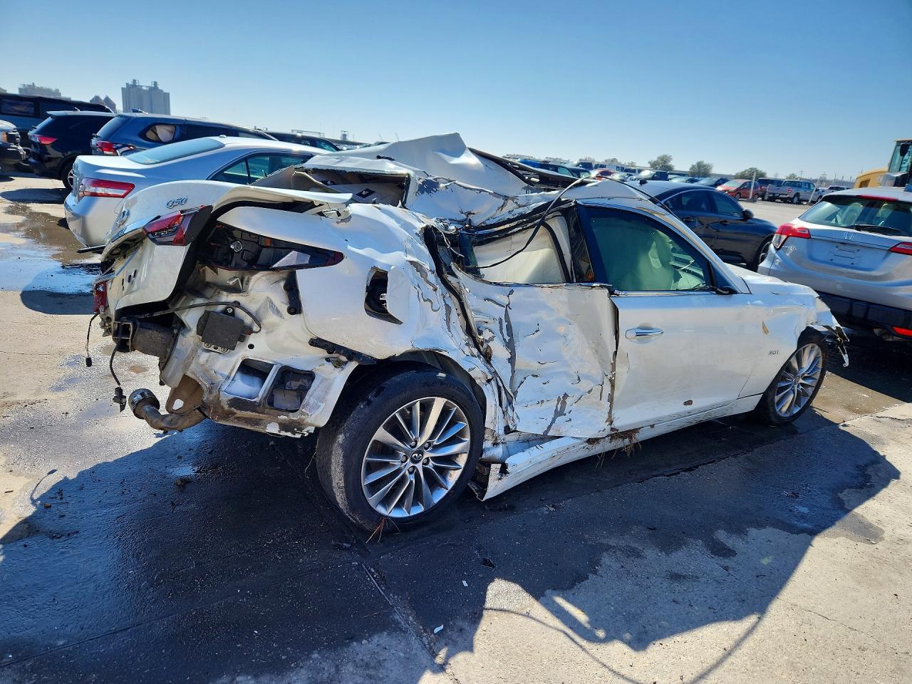 2018 INFINITI Q50 3.0T LUXE photo 3
