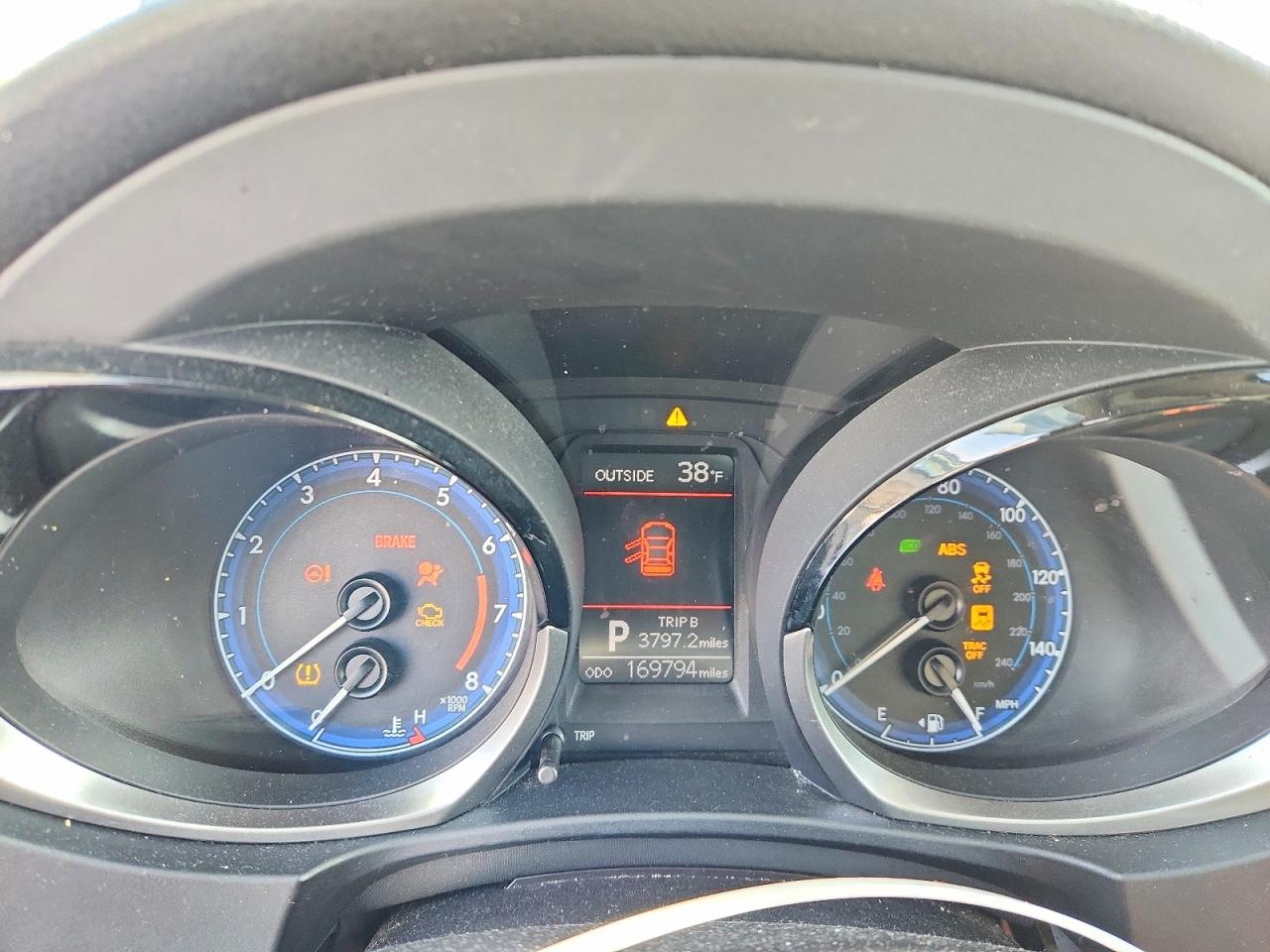 2016 TOYOTA COROLLA L photo 17