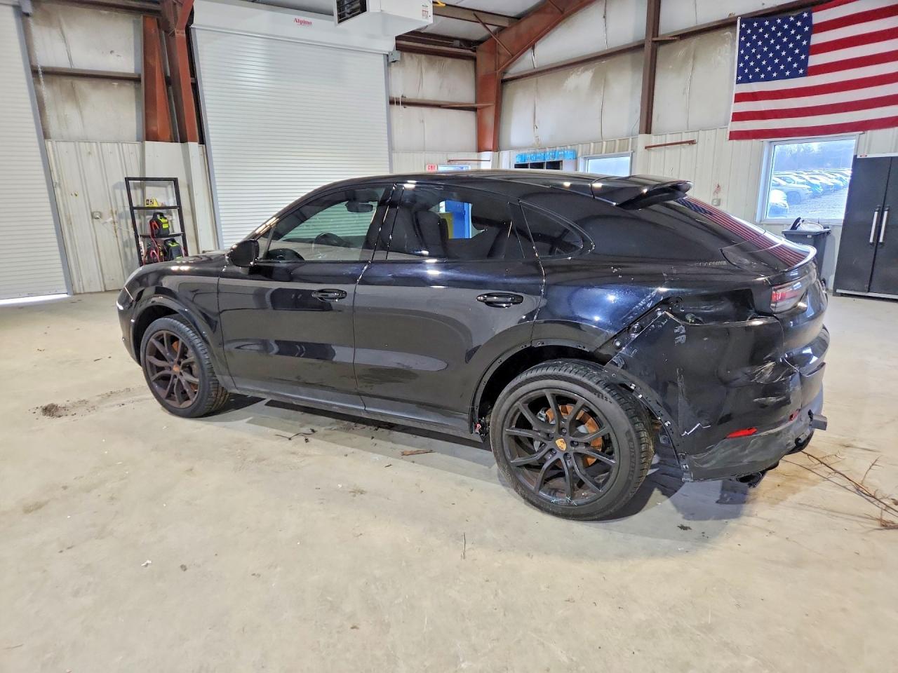 2020 PORSCHE CAYENNE S COUPE photo 2