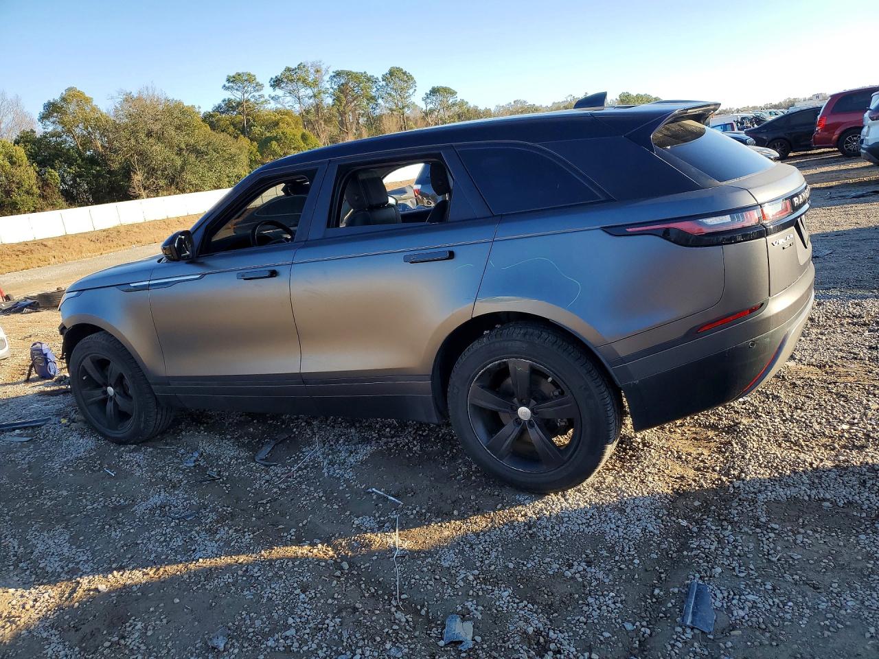 2019 LAND ROVER RANGE ROVER VELAR S photo 3