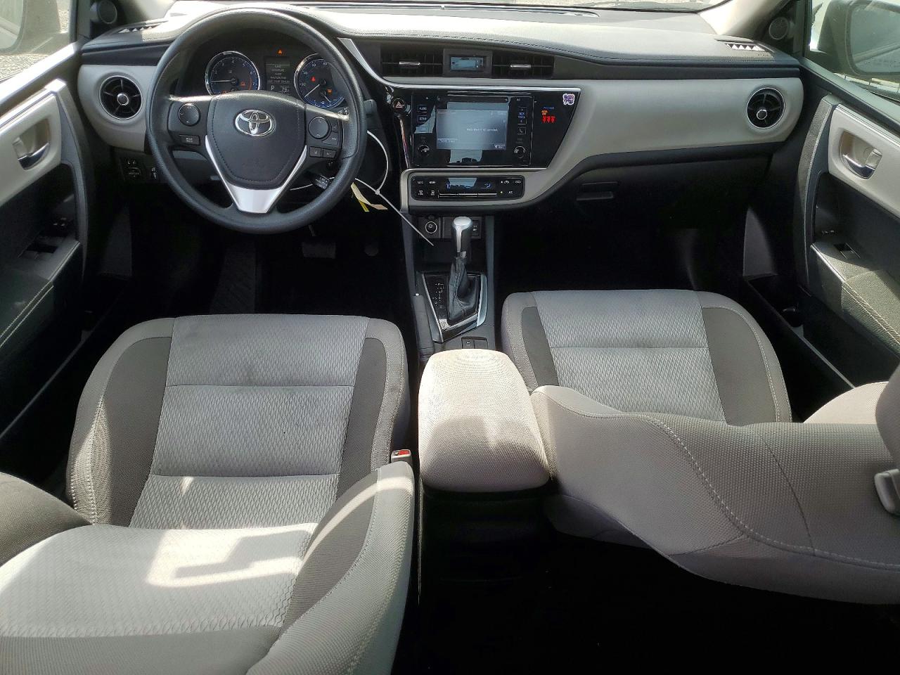 2018 TOYOTA COROLLA LE photo 15