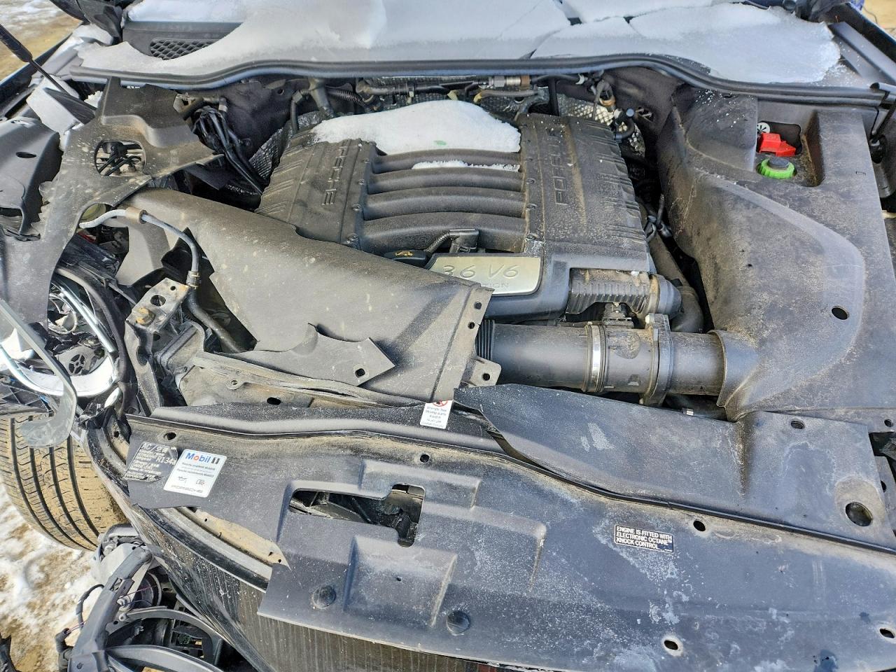 2016 PORSCHE CAYENNE photo 23