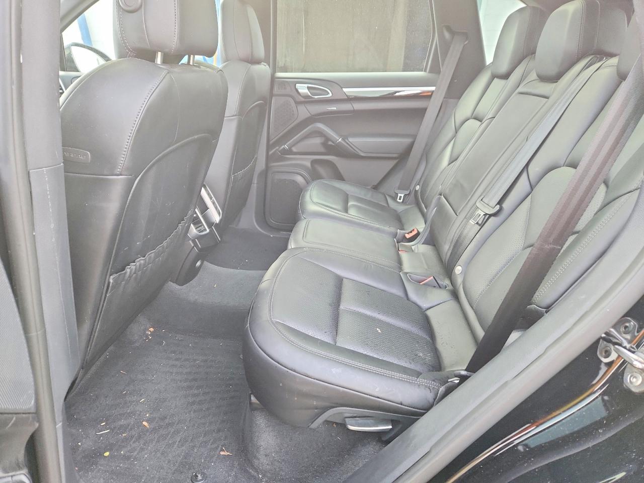 2016 PORSCHE CAYENNE photo 21