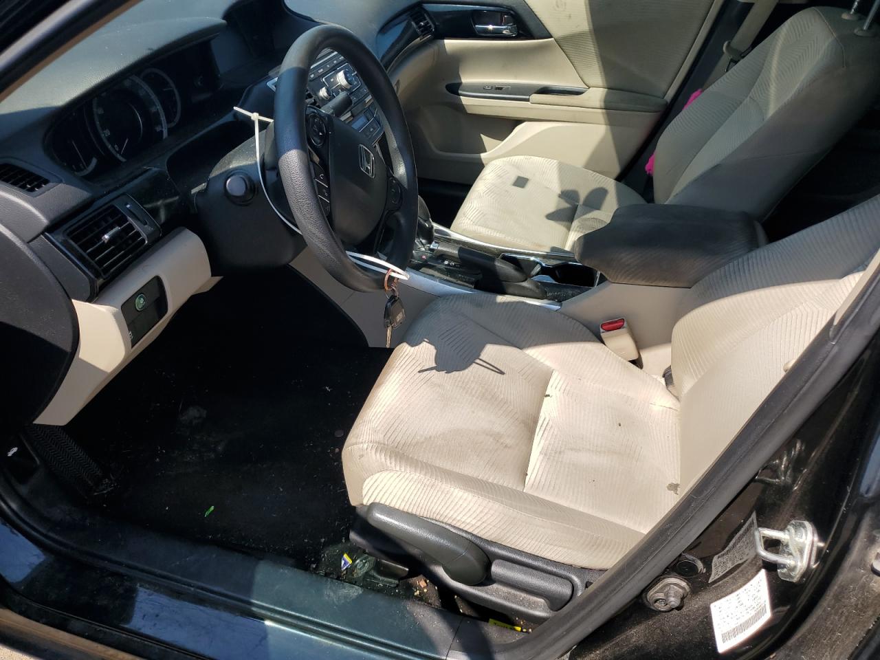 2017 HONDA ACCORD LX photo 19