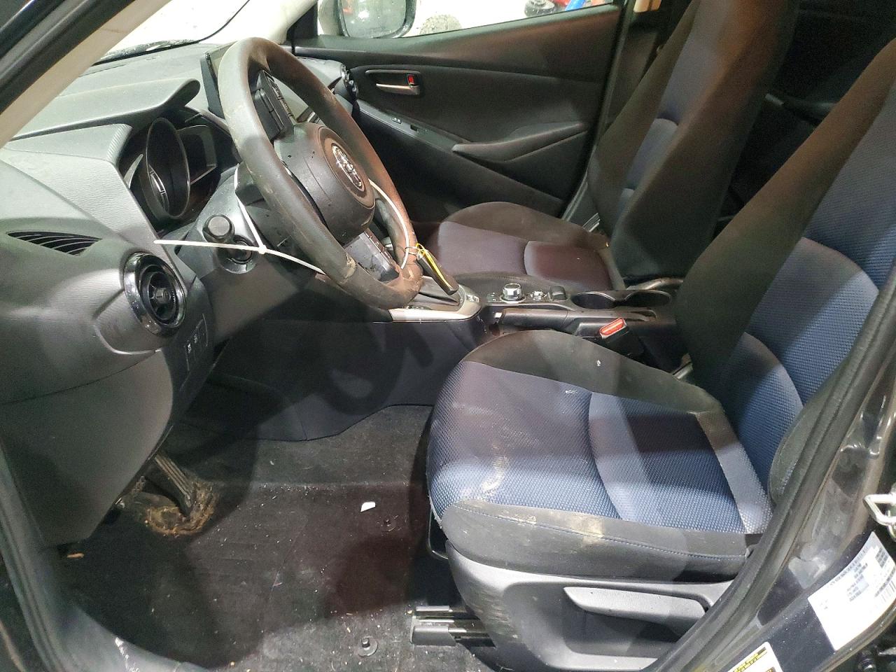 2019 TOYOTA YARIS L photo 13
