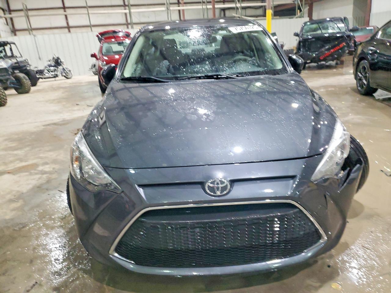 2019 TOYOTA YARIS L photo 9