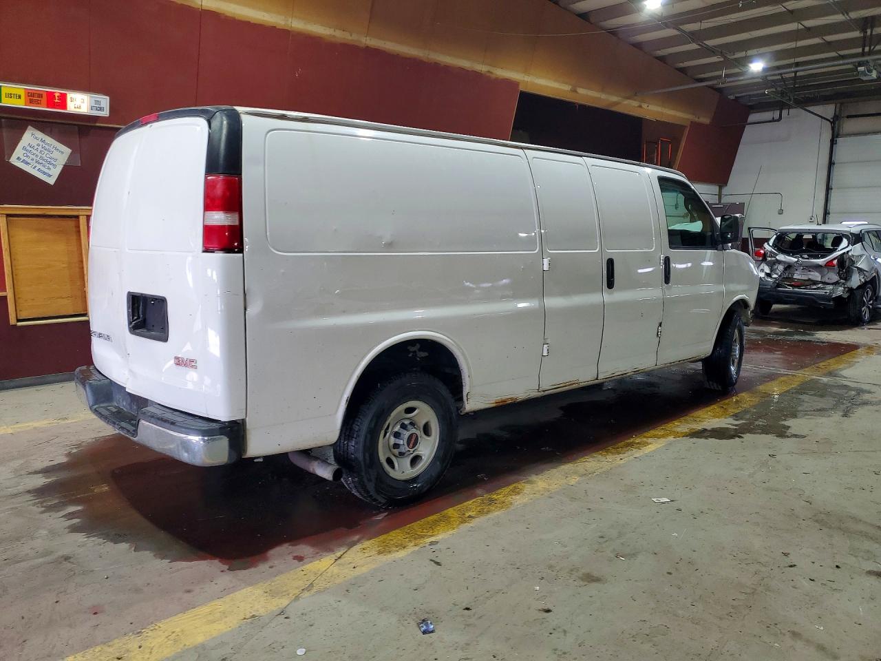 2017 GMC SAVANA G2500 DELIVERY VAN photo 3