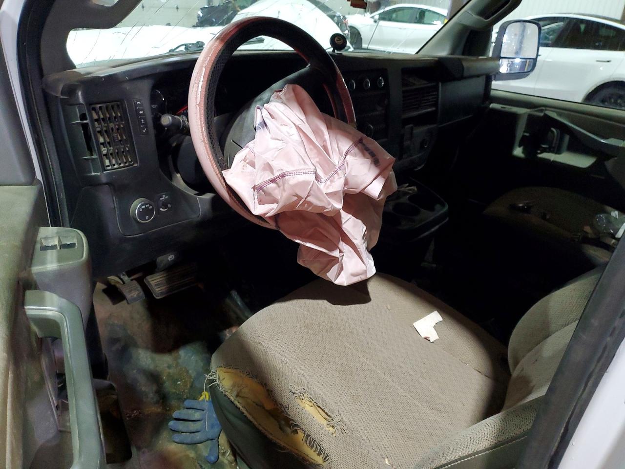 2017 GMC SAVANA G2500 DELIVERY VAN photo 8