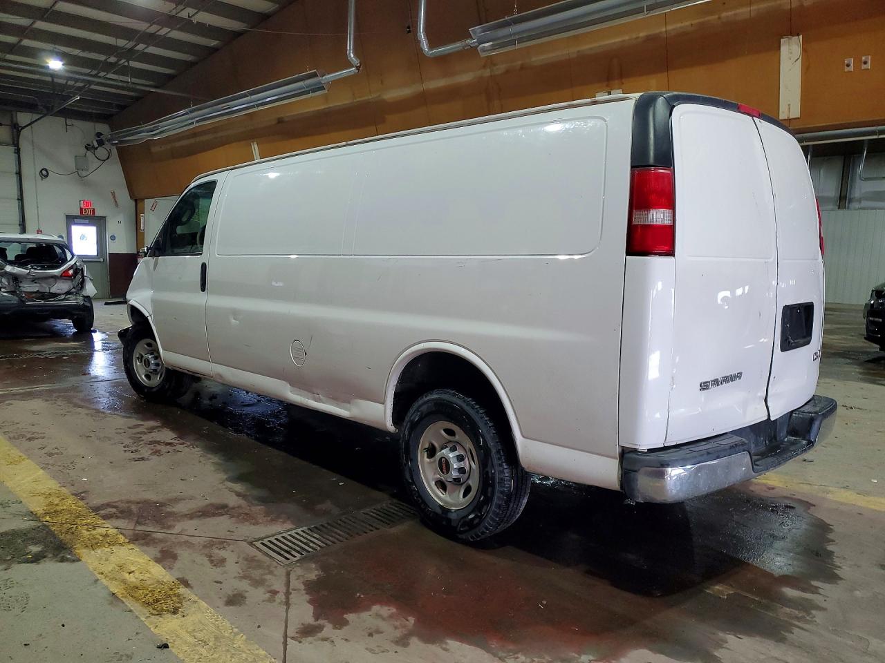 2017 GMC SAVANA G2500 DELIVERY VAN photo 2