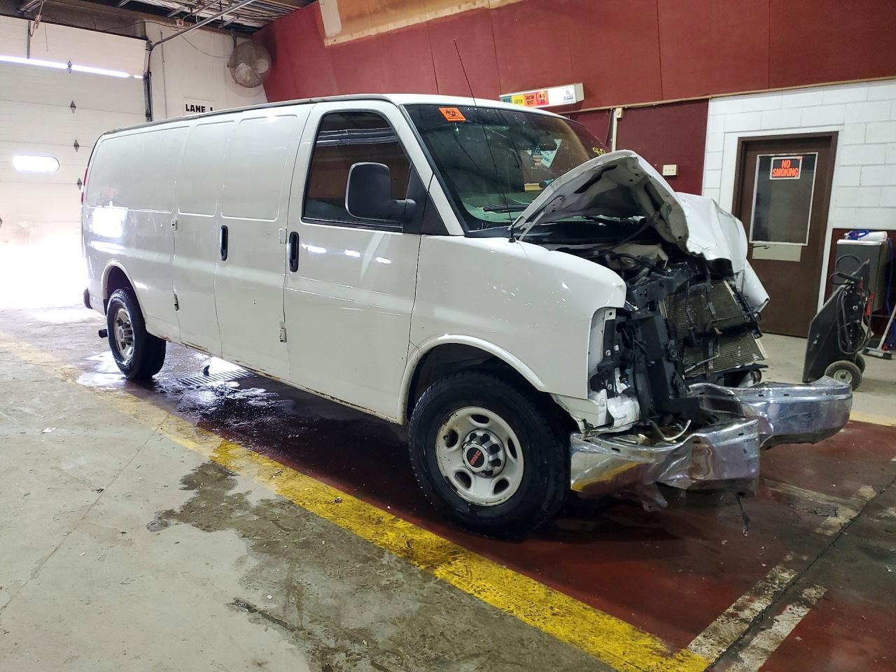 2017 GMC SAVANA G2500 DELIVERY VAN photo 4