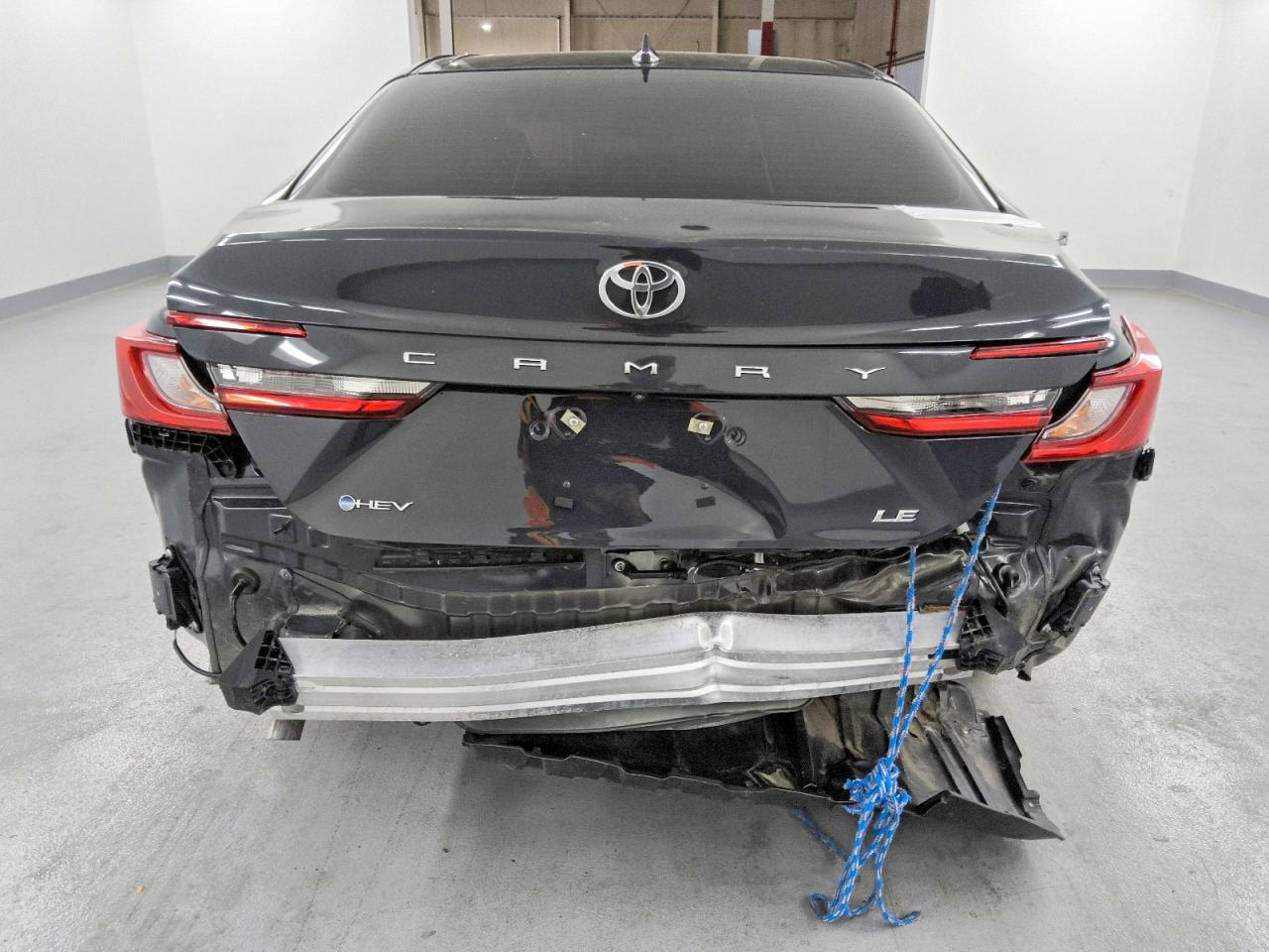 2025 TOYOTA CAMRY LE photo 6