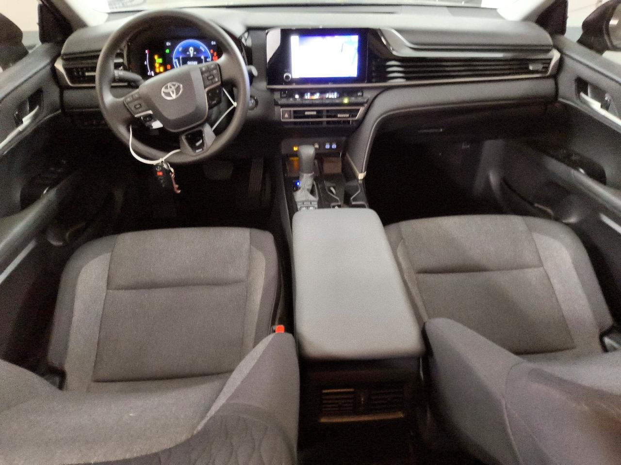 2025 TOYOTA CAMRY LE photo 8