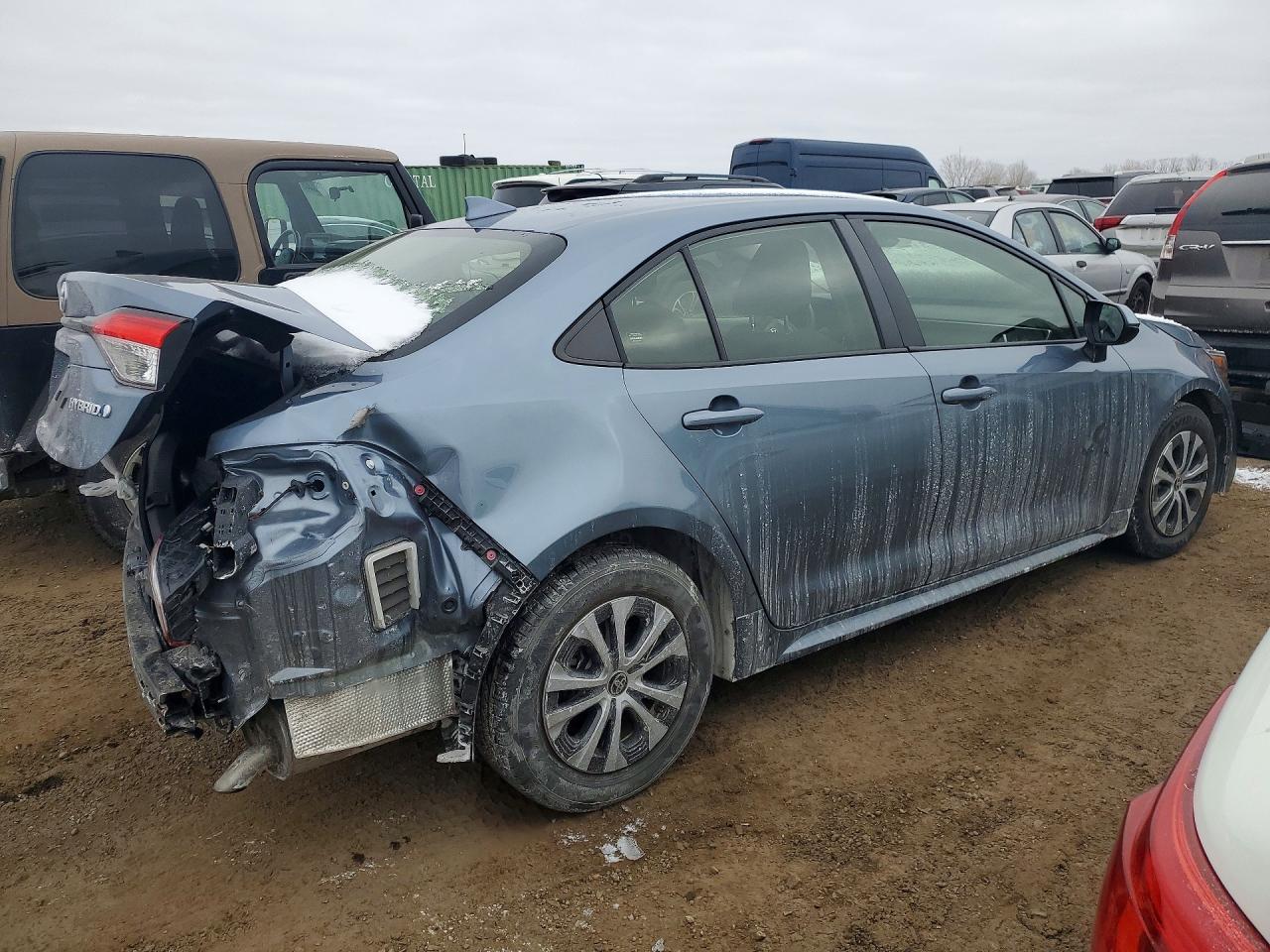 2022 TOYOTA COROLLA LE photo 3
