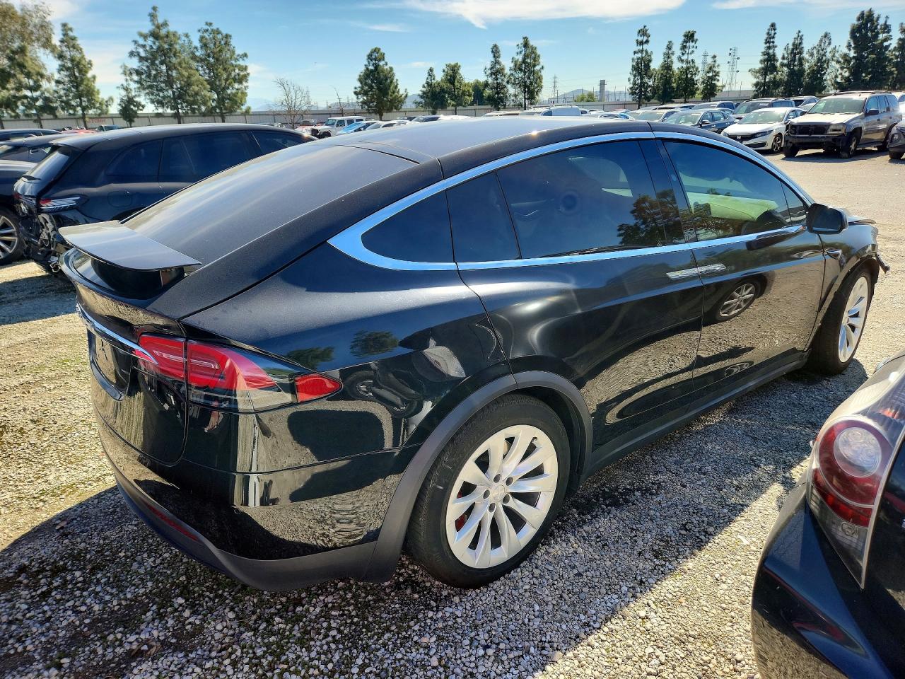 2018 TESLA MODEL X photo 7