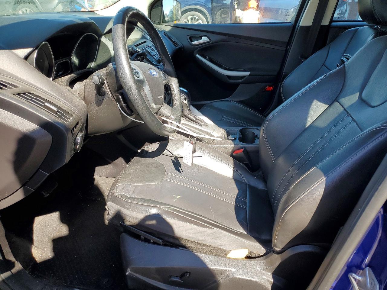 2014 FORD FOCUS SE photo 19
