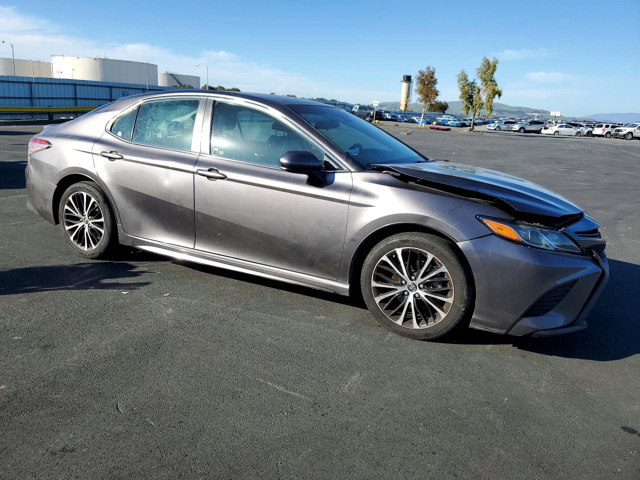 2018 TOYOTA CAMRY L photo 4