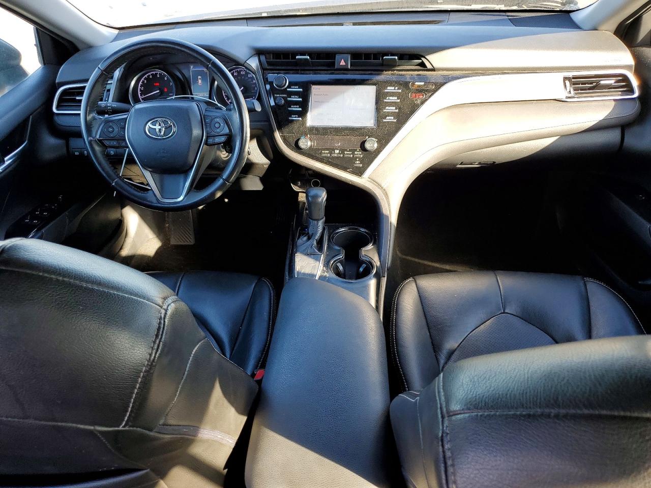 2018 TOYOTA CAMRY L photo 8