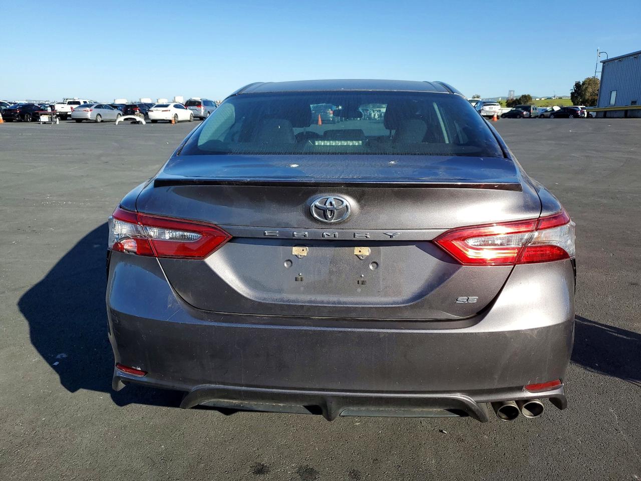 2018 TOYOTA CAMRY L photo 6