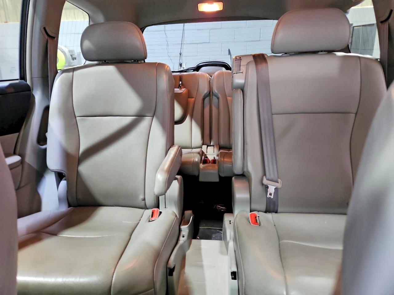 2011 TOYOTA HIGHLANDER LIMITED photo 10